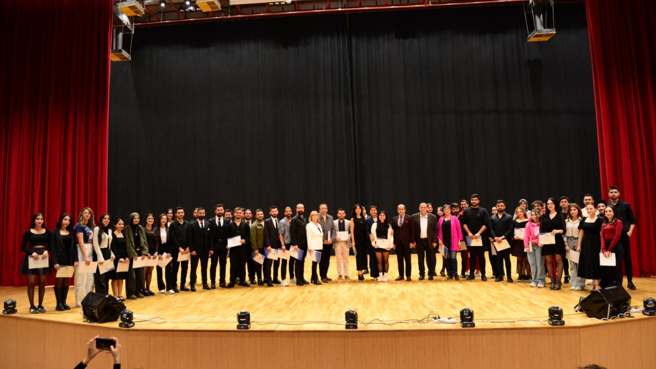 KSÜ’de Geleneksel Yıl Sonu Gösterisi büyük ilgi gördü