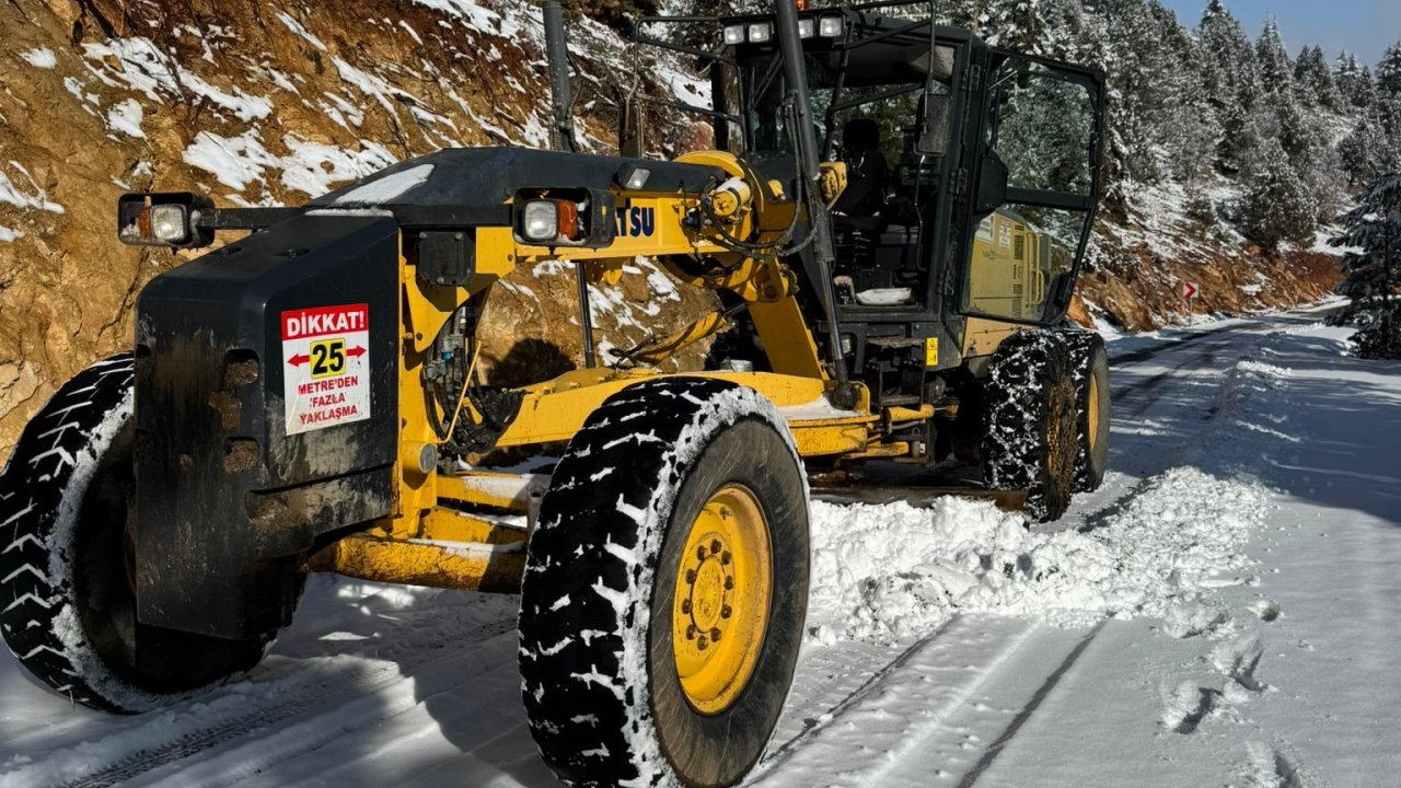 Göksun kırsalında yollar ulaşıma açık tutuluyor