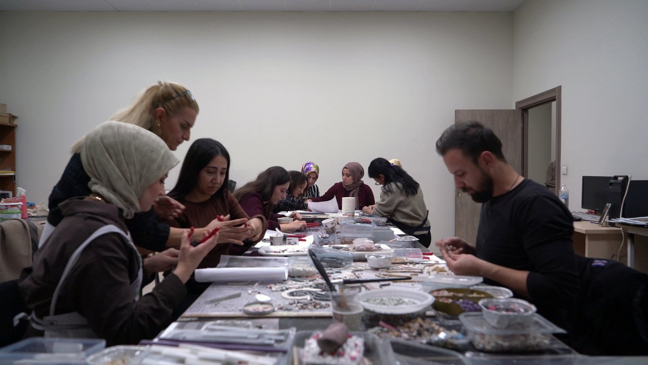 Kursiyerler KAMEK’te kendi eserlerini oluşturma fırsatı buluyor