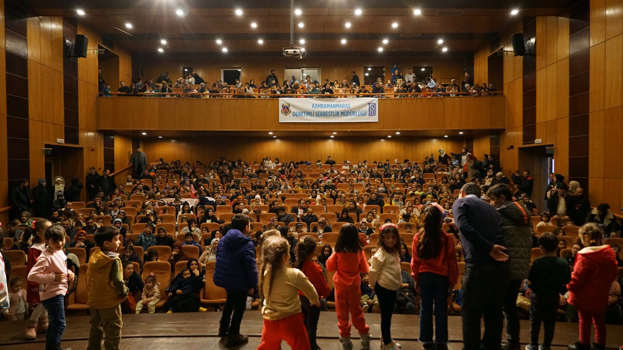“Ormanlar Kralı Aslan” minikleri keyifli bir yolculuğa çıkardı