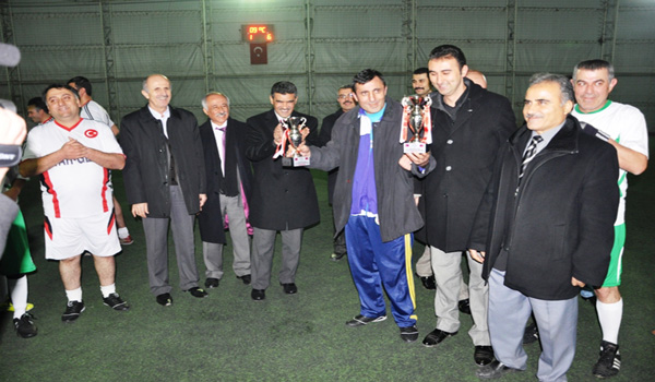 VE FİNAL OYNANDI ŞAMPİYON BELLİ OLDU