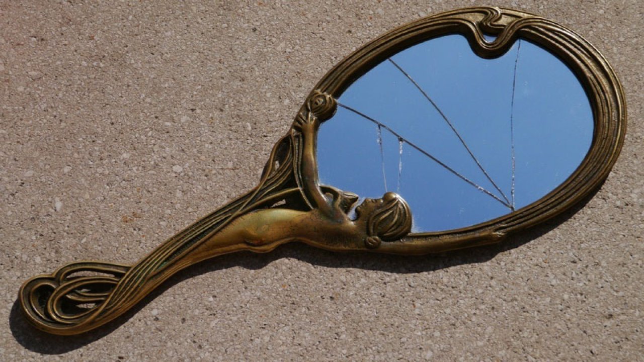 Rüyada El aynası görmek ne anlama gelir?