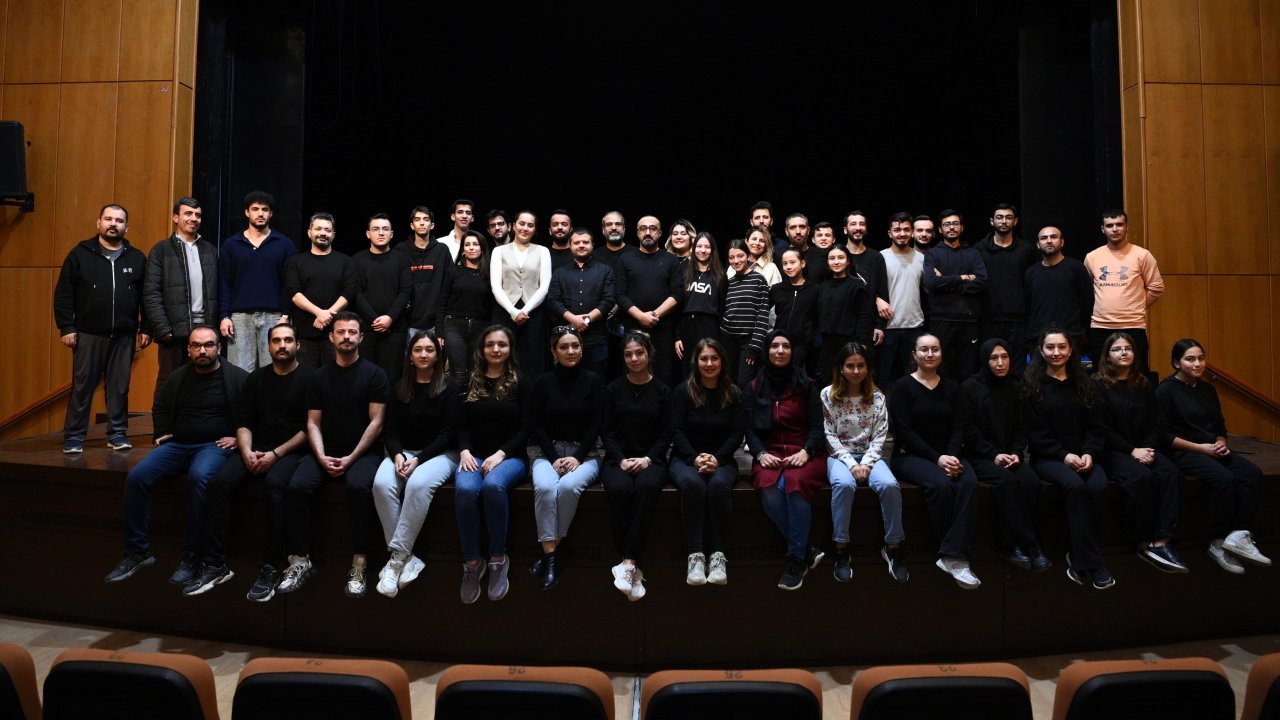 Sahne Maraş, “Motorlu Kuş” oyunuyla miniklerin karşısına çıkıyor