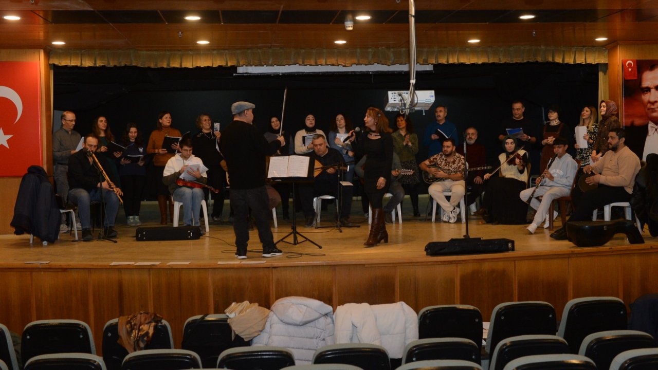 Büyükşehir’in Türk Sanat Müziği Korosu, dinleyici karşısına çıkmaya hazırlanıyor