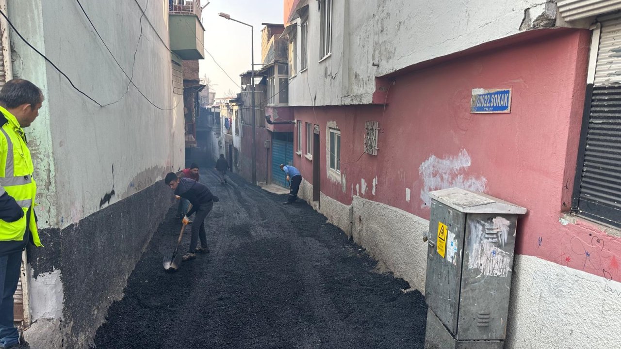 Dulkadiroğlu Belediyesi Duraklı Mahallesi’nde asfalt çalışmalarını sürdürüyor