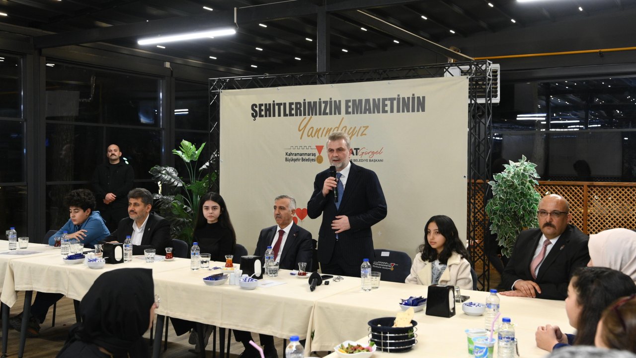 Büyükşehir, şehit çocuklarının karne sevincine ortak oldu