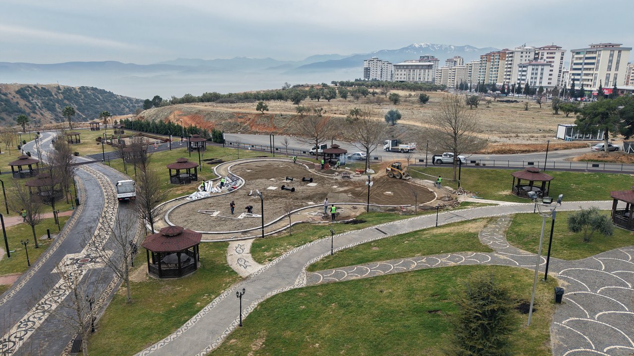 Kahramanmaraş'ta Aliya İzzetbegoviç Millet Bahçesi Yenileniyor