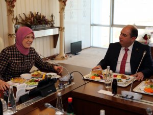 Kahramanmaraş’ın ilk kadın bakanına ‘hayırlı olsun’ ziyareti
