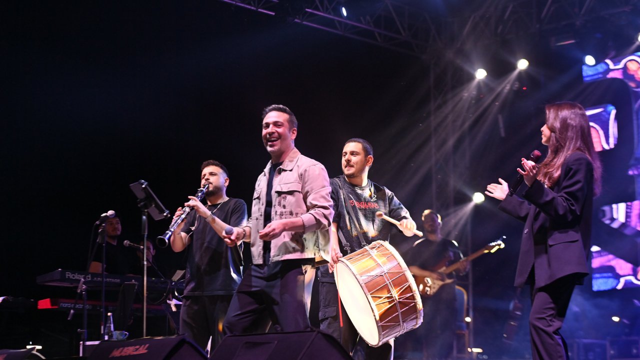 Gençlik Festivali’nin ilk konserinde Oğuzhan Koç sahne aldı