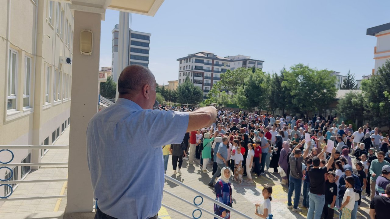 Zekeriya Tanrıverdi Kız İmam Hatip Ortaokulu Sınavına  Rekor Başvuru