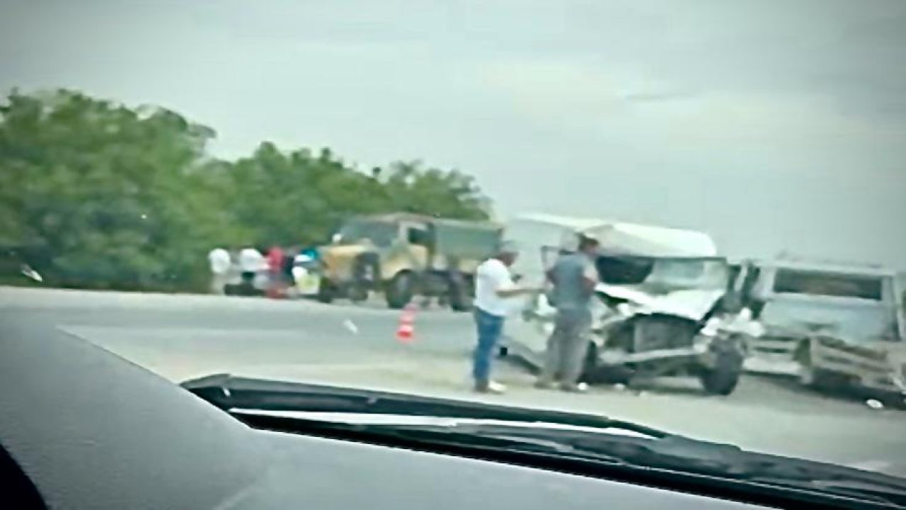 Kahramanmaraş’ta minibüs ile askeri araç çarpıştı: 3 yaralı