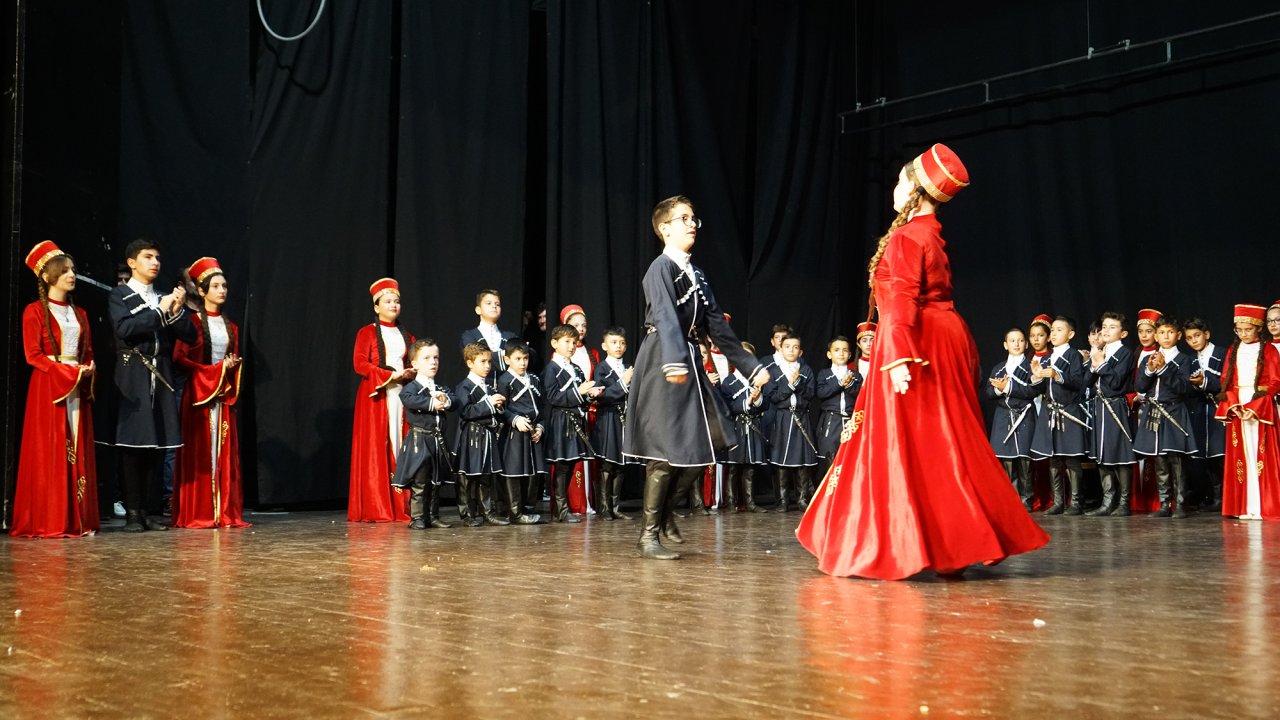 Büyükşehir’den Unutulmaz Kafkas Kültür Gecesi