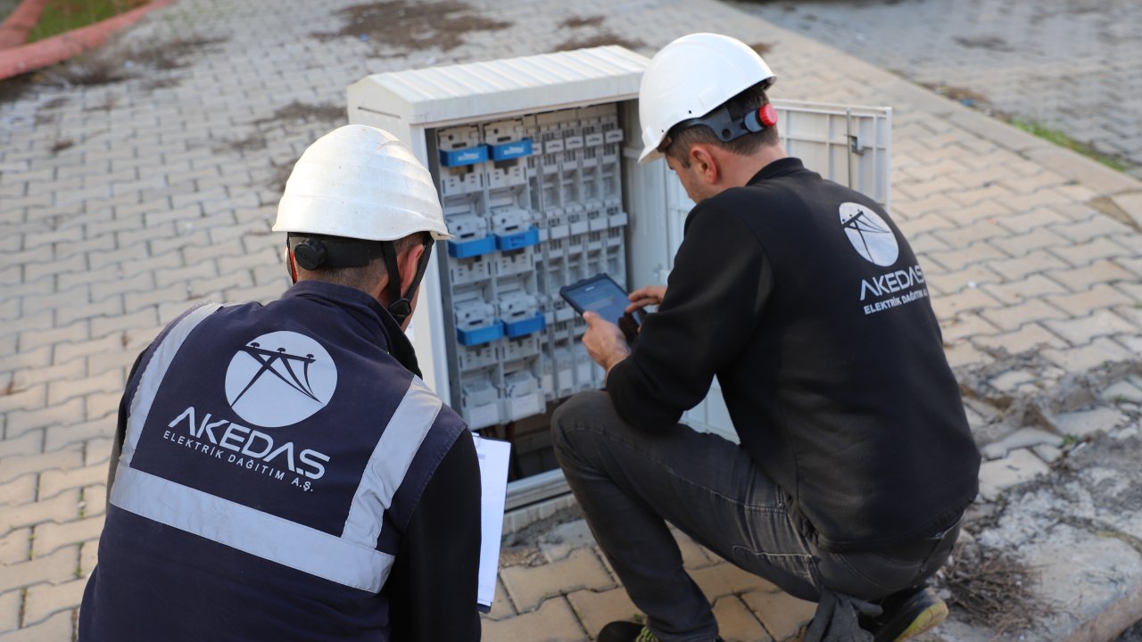 AKEDAŞ’tan Bayramda 285 Personel ve 103 Araçla Enerji Nöbeti: