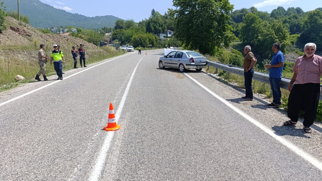 Andırın'da Otomobil Bariyere Çarptı: 1 Yaralı