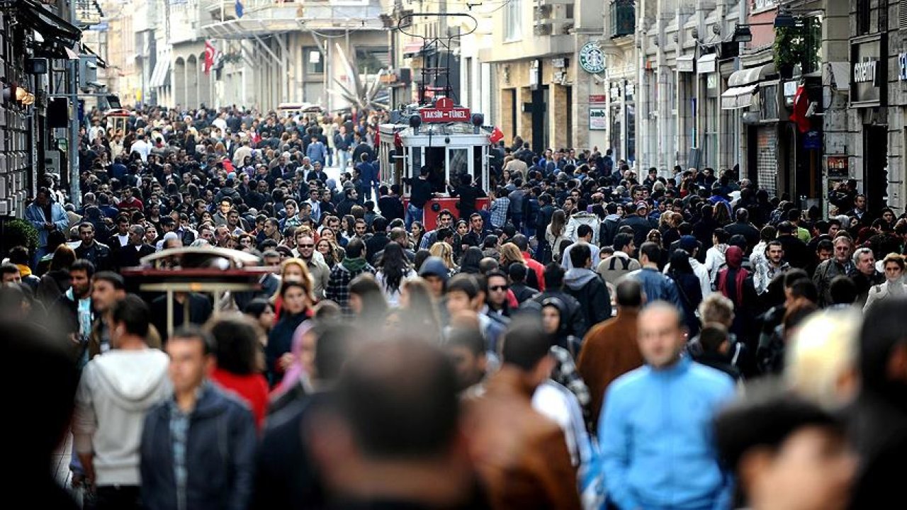 Rüyada Kalabalık Görmek Ne Anlama Gelir?