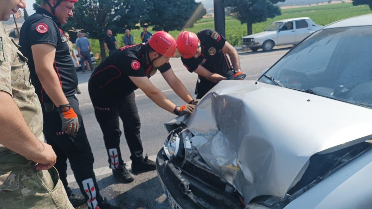Kahramanmaraş’ta otomobil traktör römorkuna çarptı: 1 yaralı