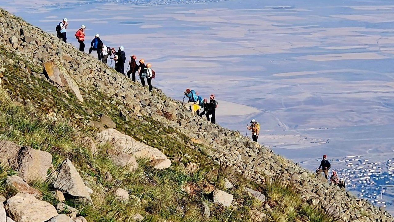 Hasan Dağı Tırmanışı başarıyla tamamlandı