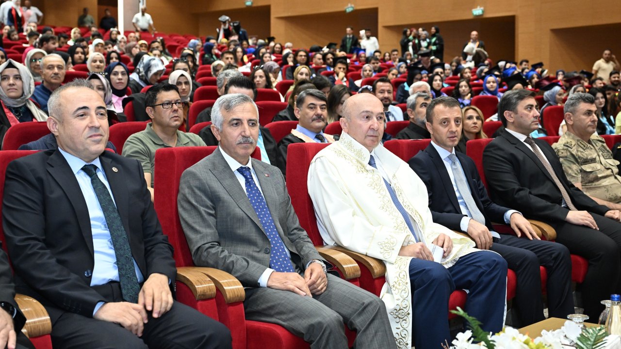 KSÜ’de Mezuniyet Coşkusu: 6 Bini Aşkın Öğrenci Yeni Hayatına Uğurlandı