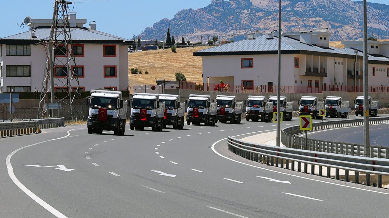 Büyükşehir’in Araç Filosuna  11 Yeni Araç Katıldı