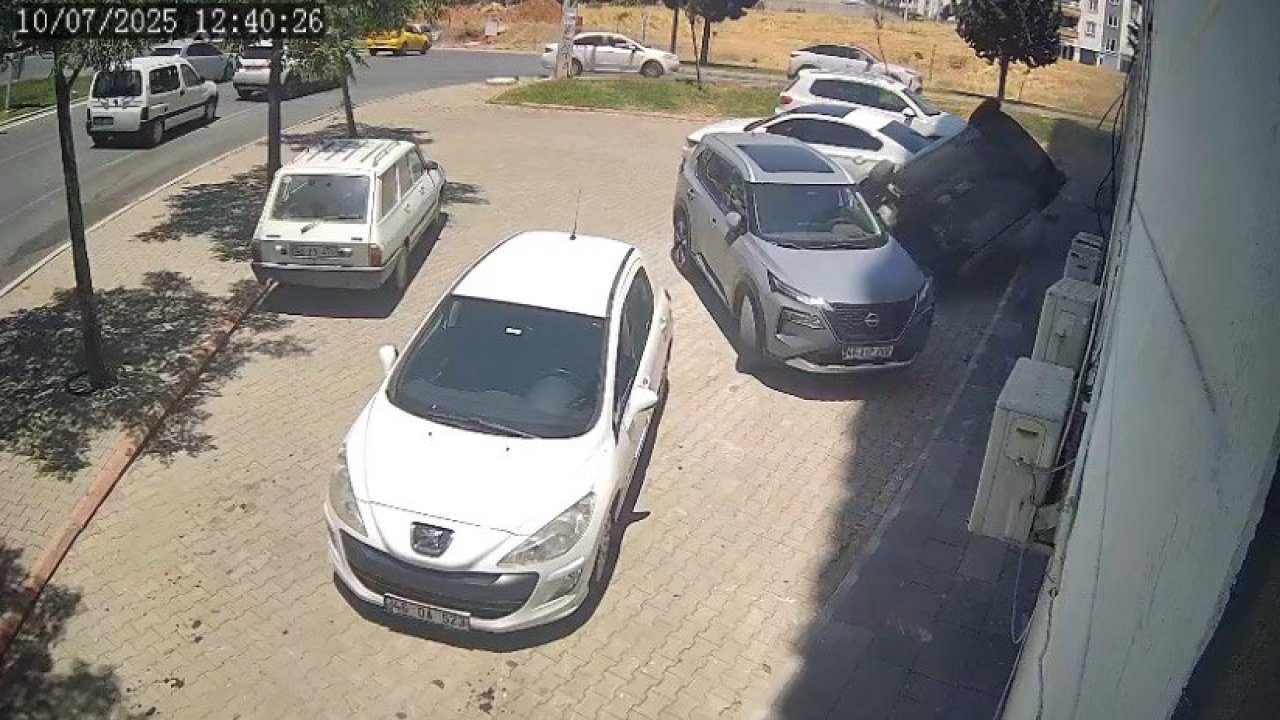 Kahramanmaraş'ta aracın takla atma anı kamerada!