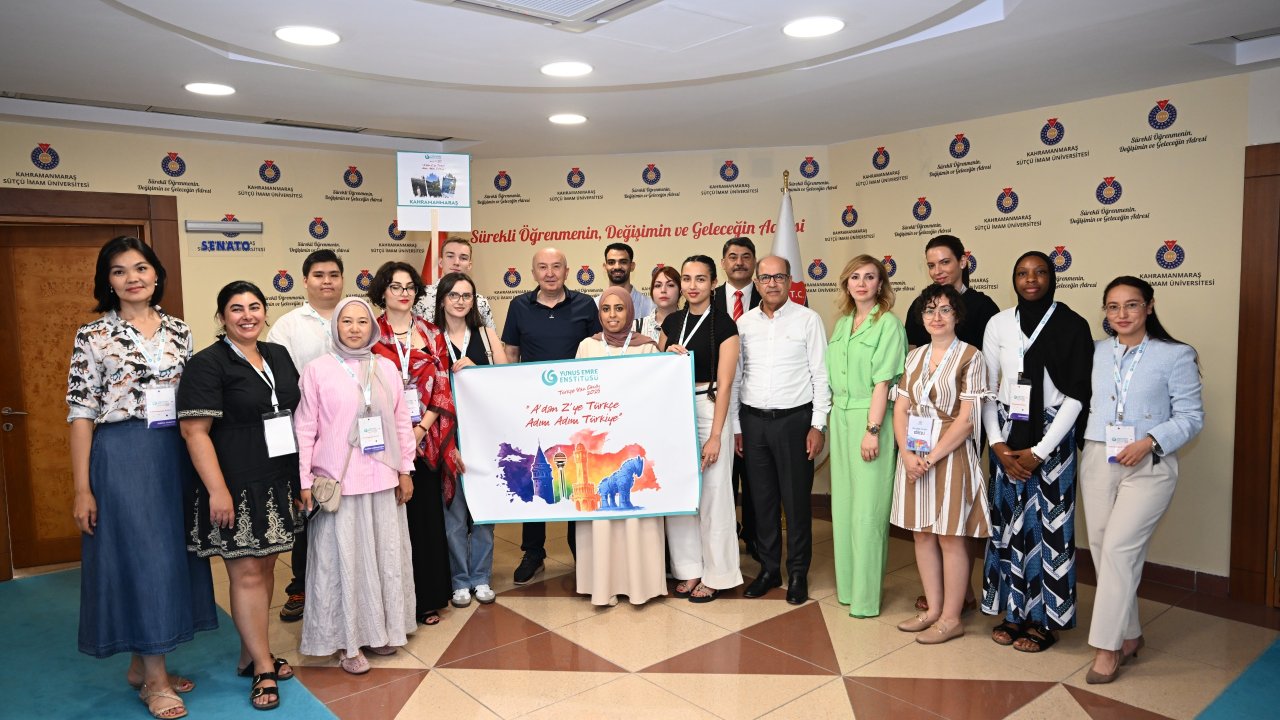 Rektör Yasım, Yunus Emre Enstitüsü Öğrencilerini Ağırladı