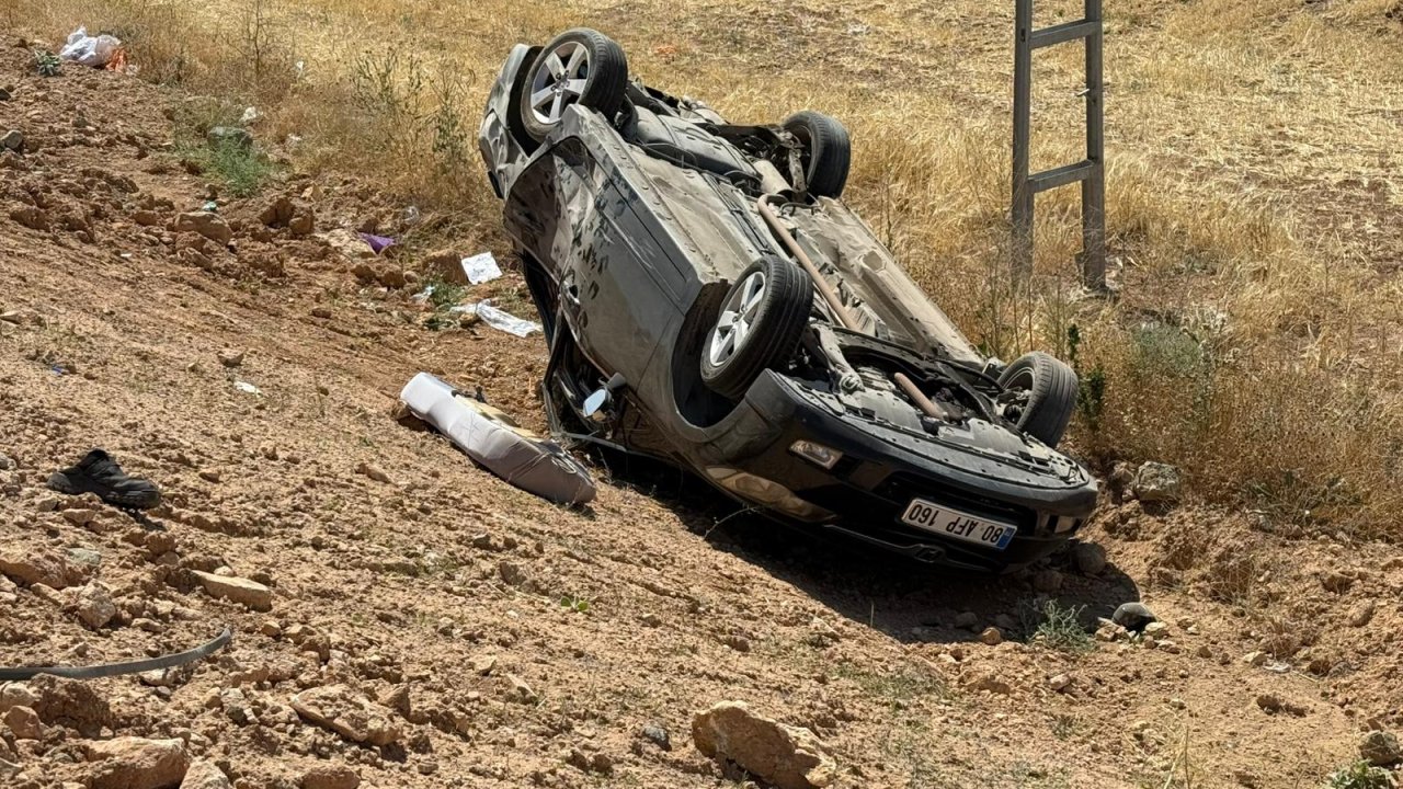 Afşin’de Kontrolden Çıkan Otomobil Takla Attı: 4 Yaralı