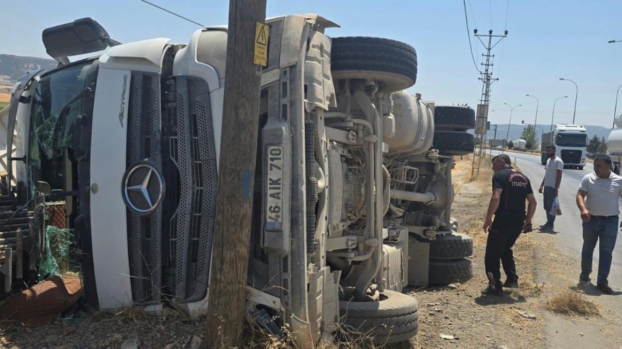 Kahramanmaraş’ta kamyon devrildi: 1 yaralı