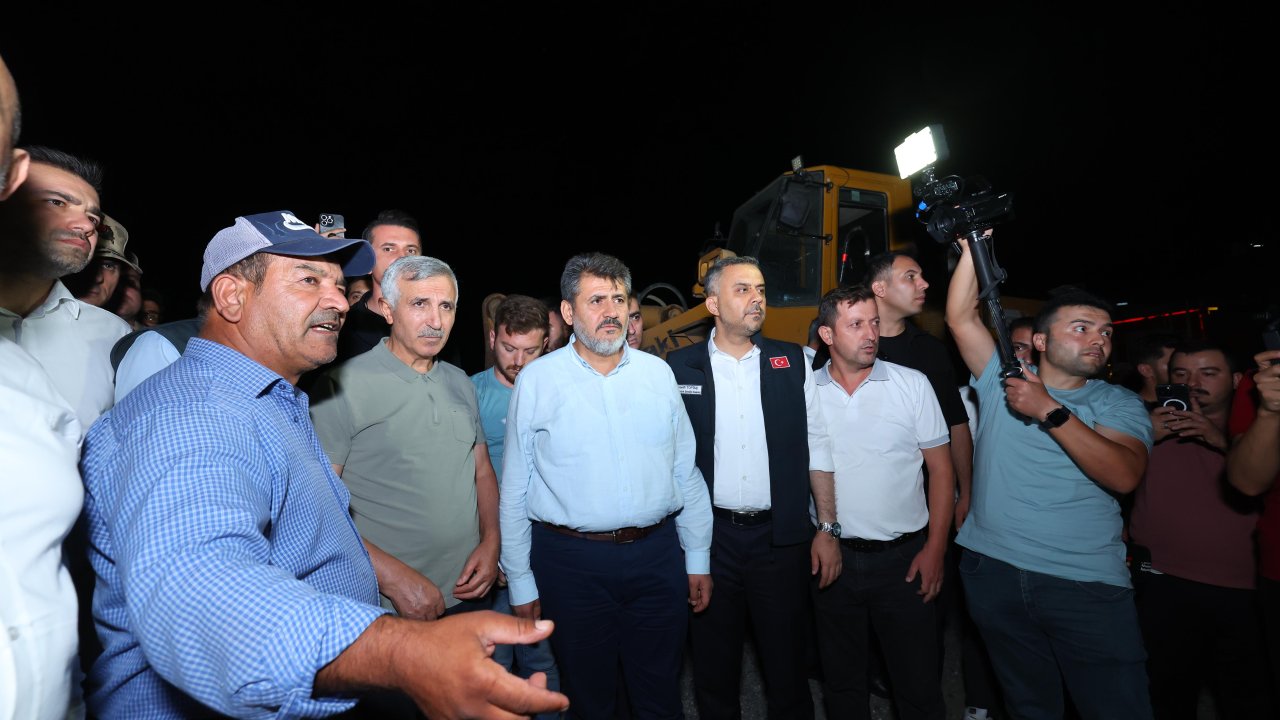 Onikişubat Belediyesi tüm birimleriyle yangın bölgesinde teyakkuzda