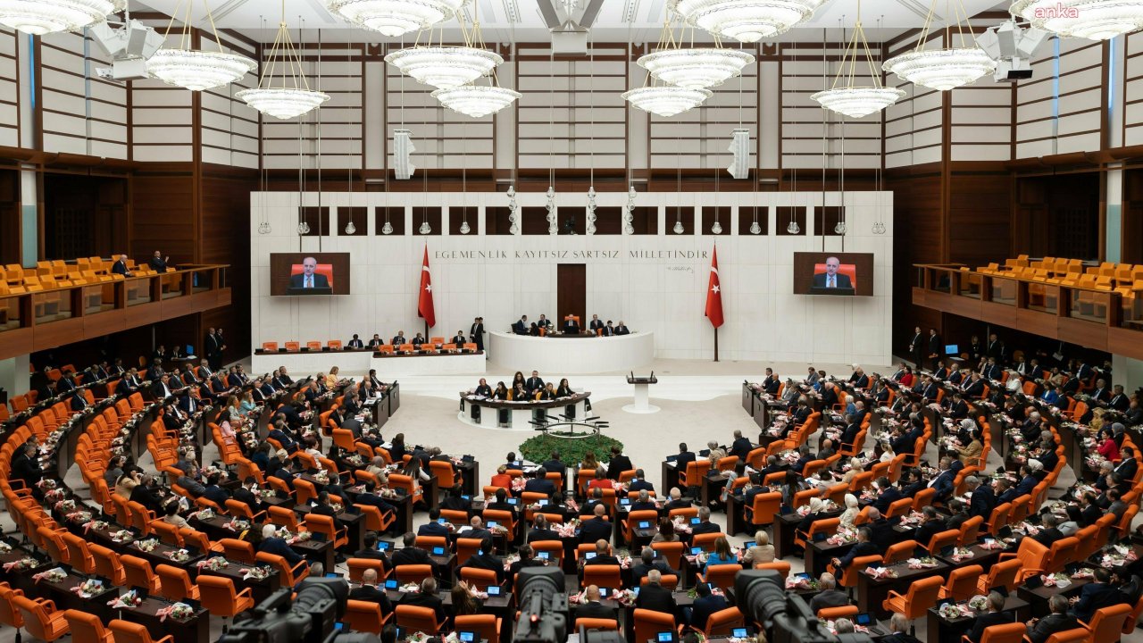 AK Parti, TBMM Komisyonları İçin 21 Milletvekilini Görevlendirdi