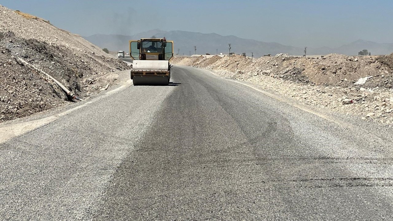 Elmalar’ın Ulaşımını Kısaltan ve Konforunu Artıran Yol Hizmete Alındı