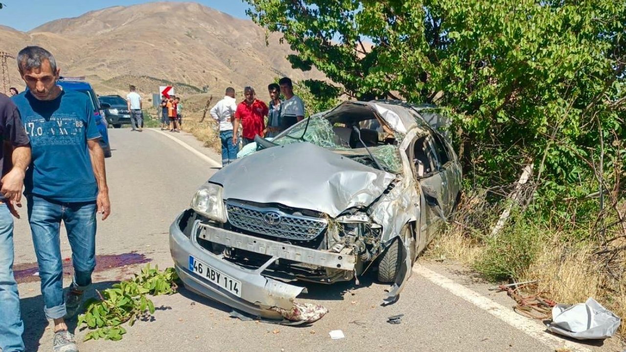 Nurhak’ta ehliyetsiz sürücü ağaça çarptı: 1 ağır 3 yaralı