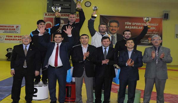 İŞİTME ENGELLİLER TÜRKİYE GÜREŞ ŞAMPİYONASI BAŞLADI