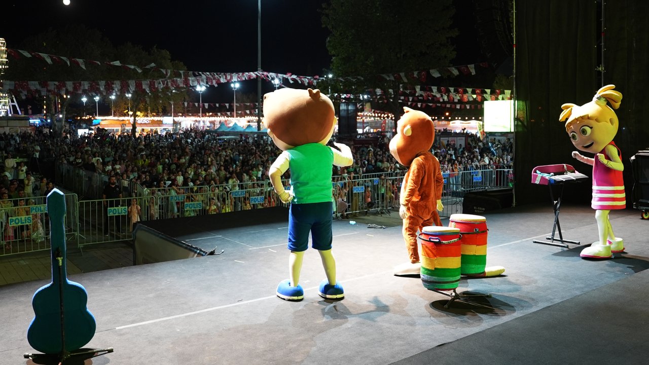 Çocuklar fuarda Kukuli ile unutulmaz bir gece yaşadı