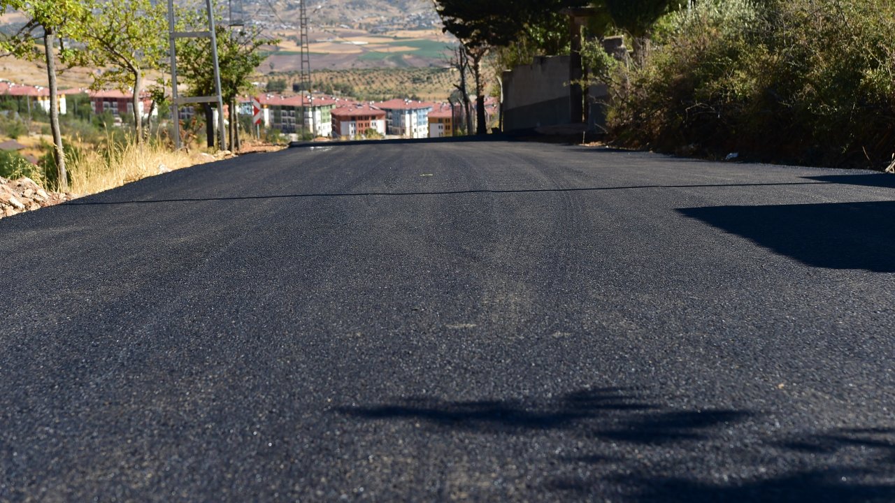 Dulkadiroğlu’nda Akyar Mahallesi TOKİ Konutları Bağlantı Yolları Asfaltlandı