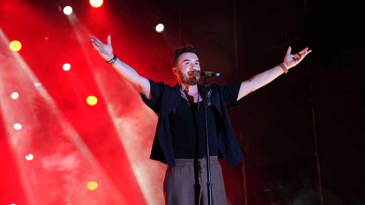 Mustafa Ceceli, Fuar Akşamını Şenliğe Çevirdi