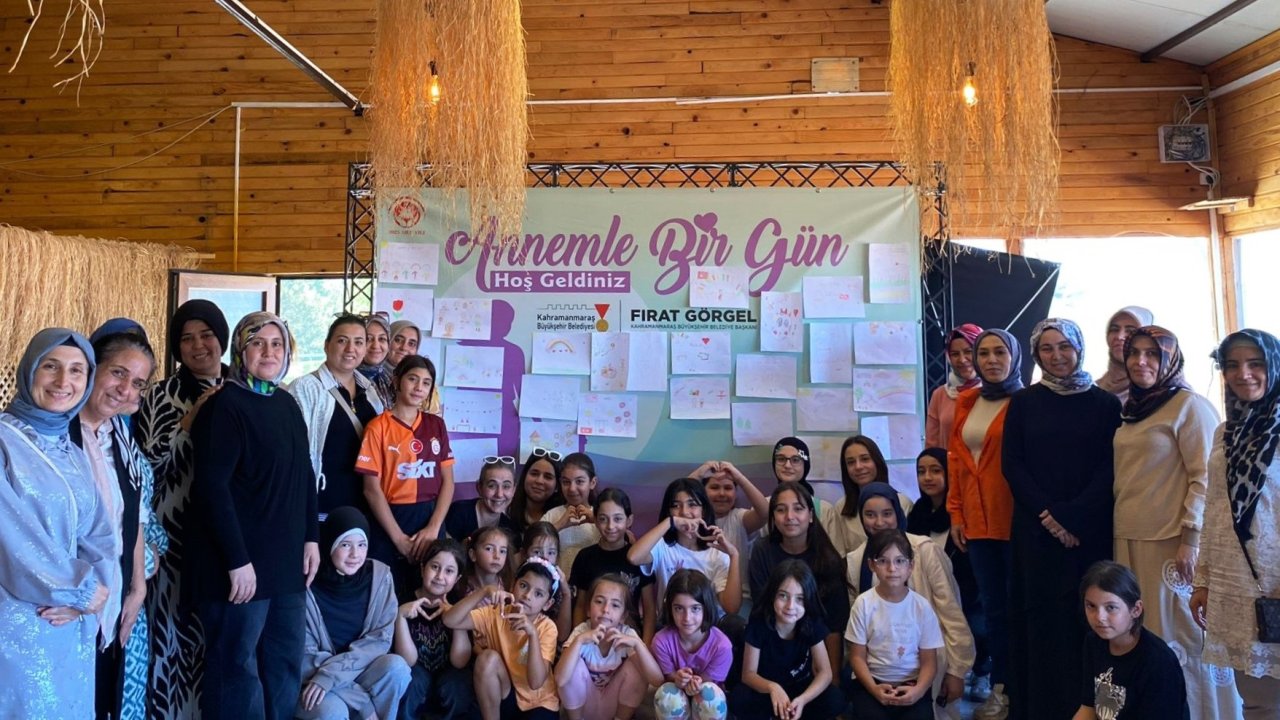 Anne ve Kızlar Doğada Buluştu; Eğlence ve Sevgi Dolu Bir Gün