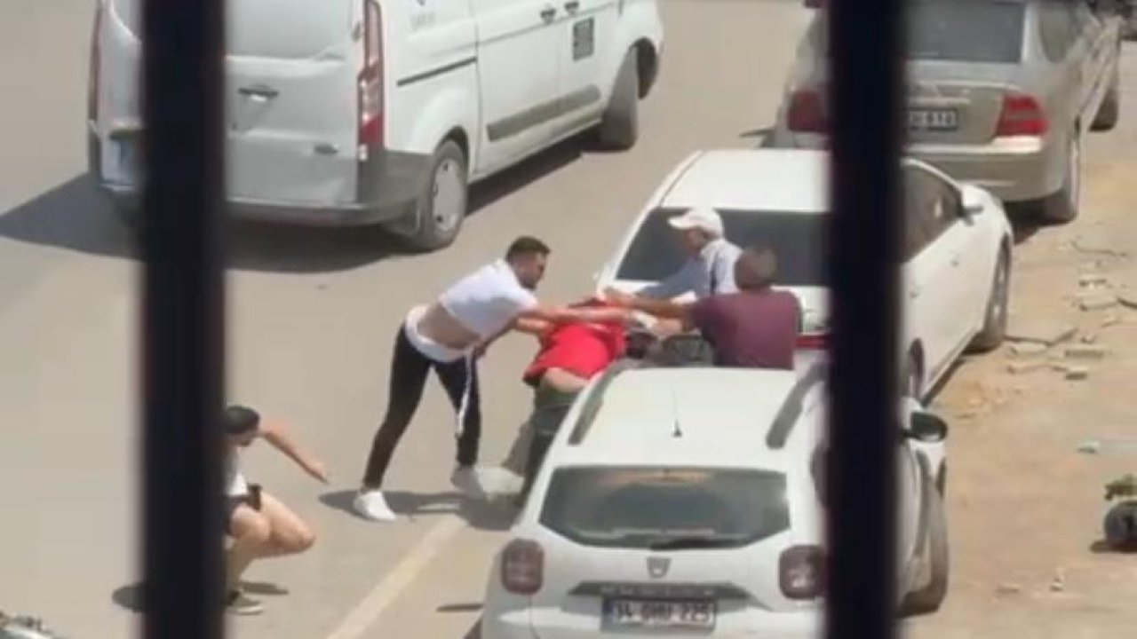 Kahramanmaraş’ta trafikte motokuryeye acımasız saldırı