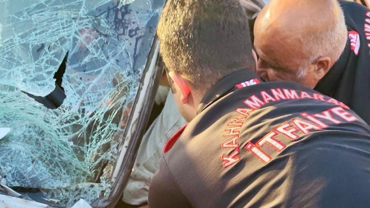 Kahramanmaraş’ta panelvan ile otomobil kafa kafaya çarpıştı: 3 yaralı