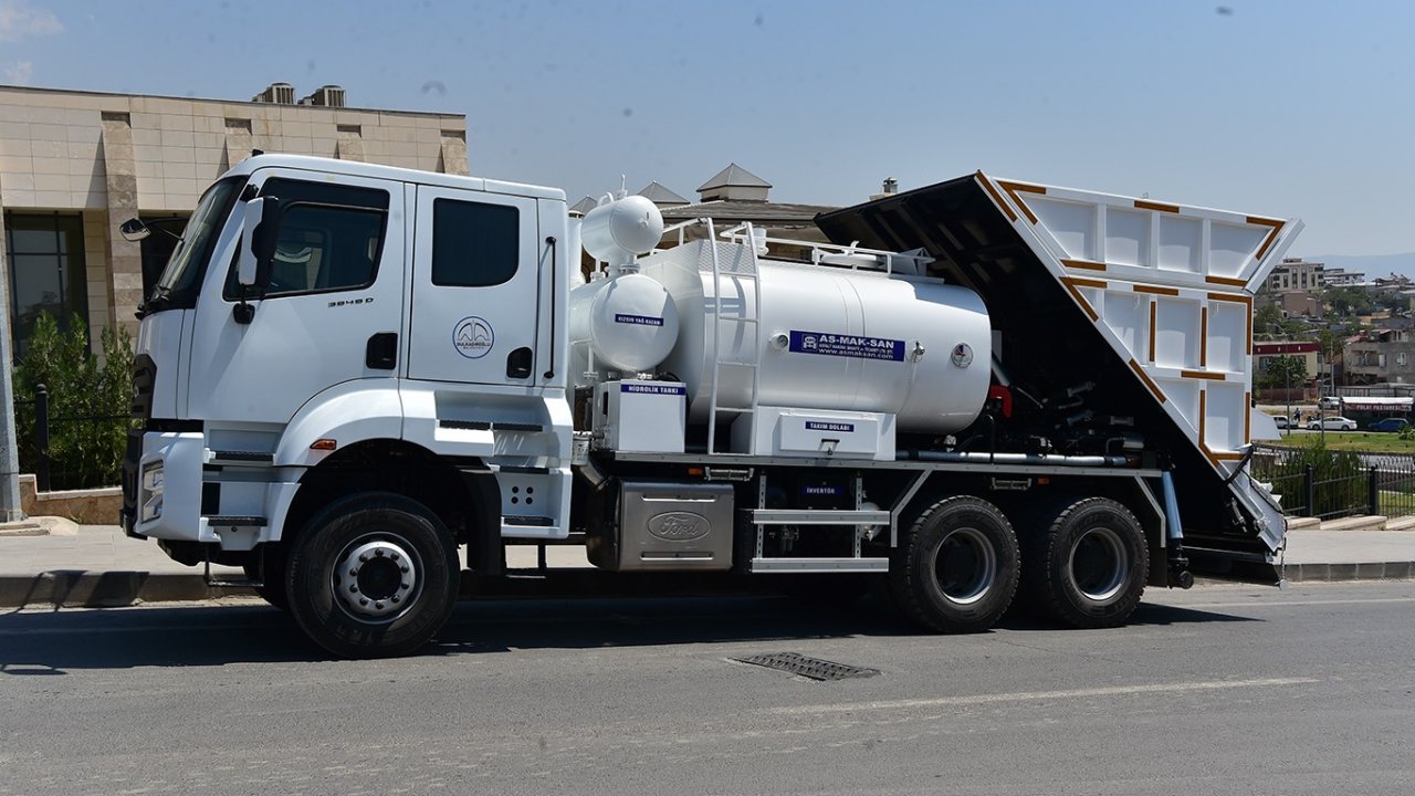 Dulkadiroğlu Belediyesi Yol Seferberliğine Yeni Araç Desteği