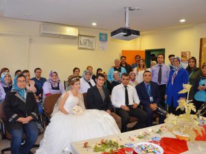 Nikah masasında işaret diliyle 'EVET'