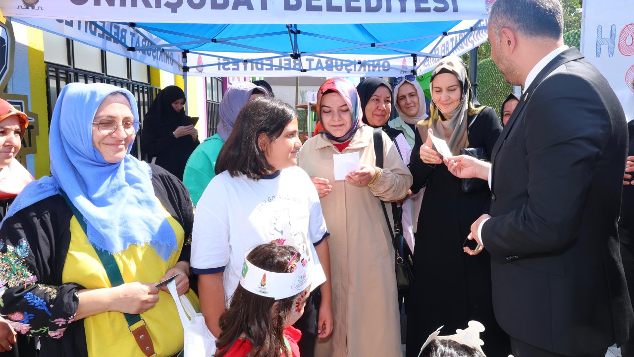 “Başkan Toptaş, Yeni Eğitim Yılının İlk Zilini Miniklerle Birlikte Çaldı”