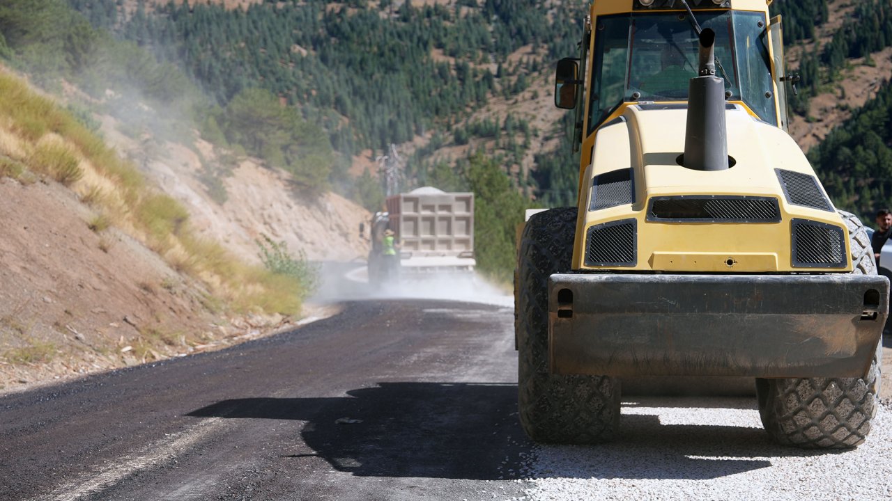 Büyükşehir’den Göksun Kırsalına Konforlu Yol Atağı