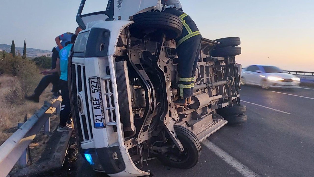 Kahramanmaraş’ta otoyolda minibüs devrildi: 1 yaralı