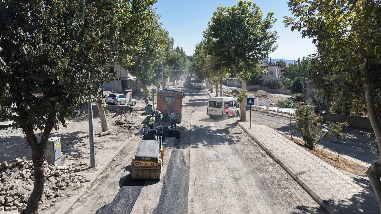 KASKİ Sahada; Altyapısı Tamamlanan Yollarda Kaplamalar Sürüyor