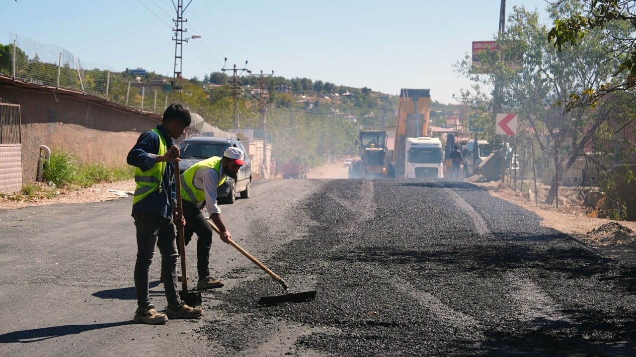 Altyapısı Tamamlanan Akyar TOKİ Yolu Sıcak Asfalta Buluştu