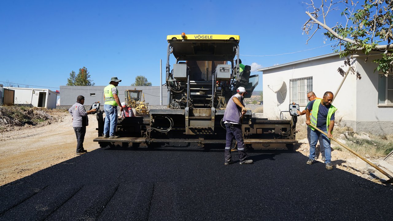 Büyükşehir’den Pazarcık’ta Biten Altyapının Ardından Asfalt Hamlesi