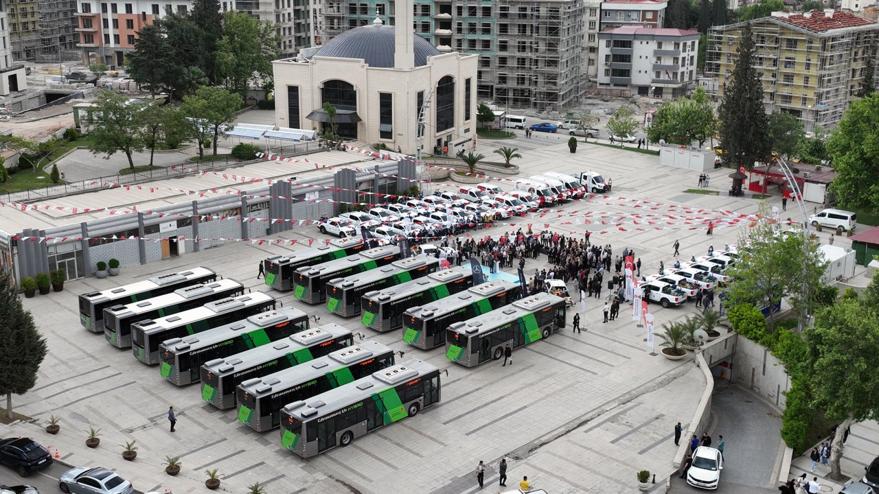 Büyükşehir’den Tarihi Araç Yatırımı; 144 Hizmet Aracı Filoya Kazandırıldı