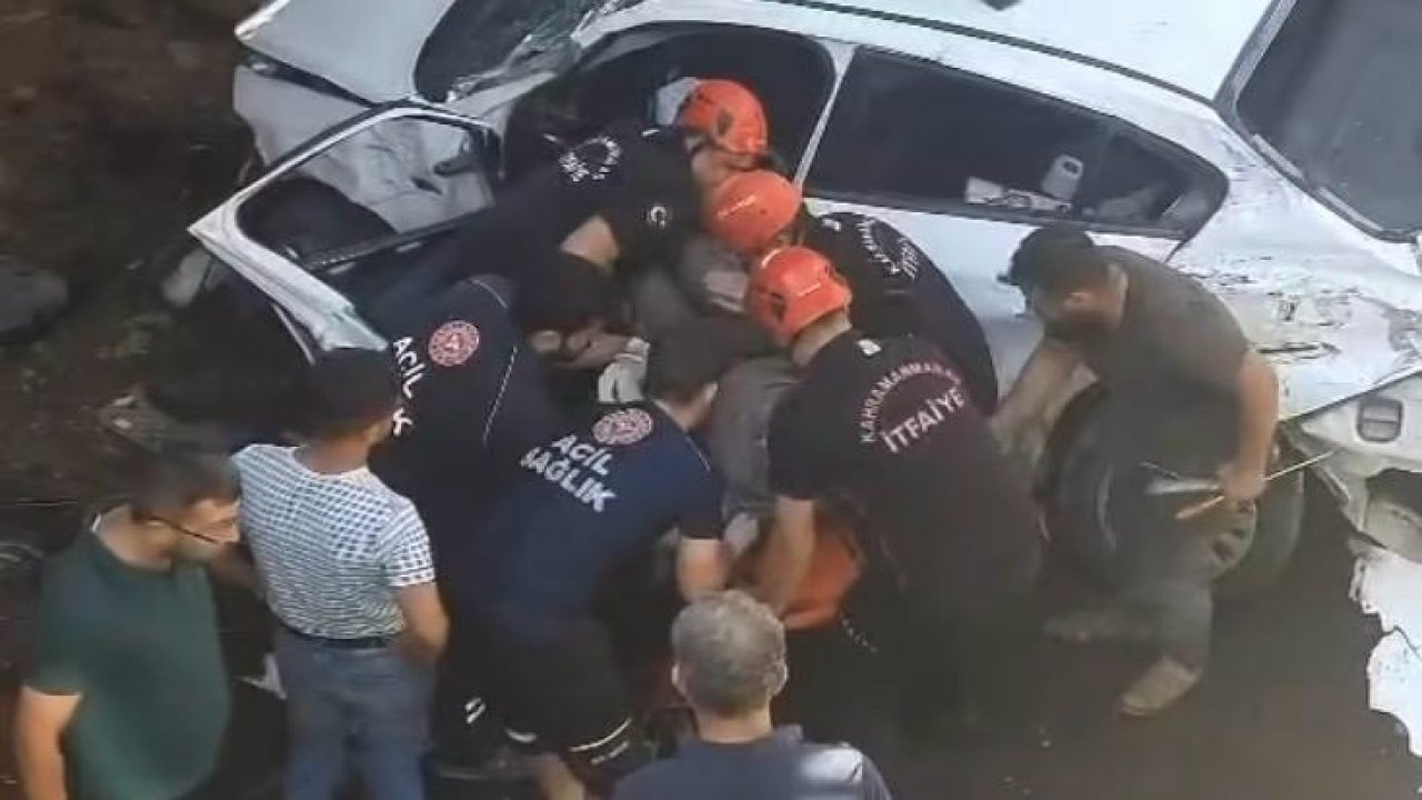 Kamyonla çarpışan sürücü otomobiliyle köprüden aşağı düştü.