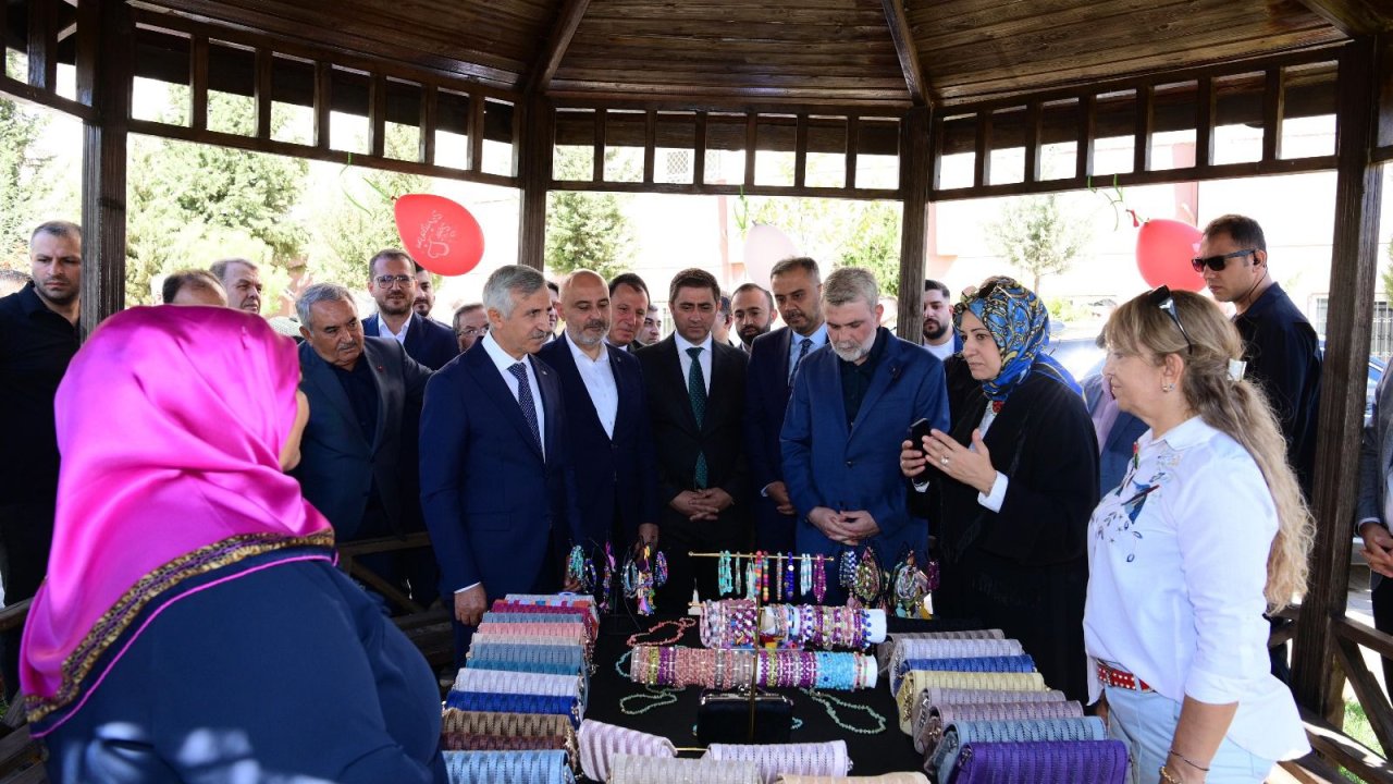 “Büyüklerimizin Ellerinden” el sanatları kermesi yoğun ilgi gördü.