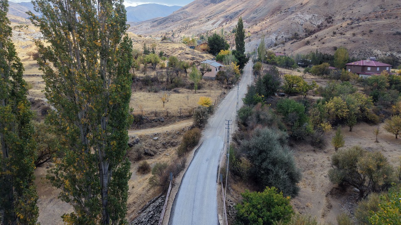 Büyükşehir, Elbistan Kırsalında 11 Kilometrelik Güzergahın Daha Ulaşımını İyileştirdi